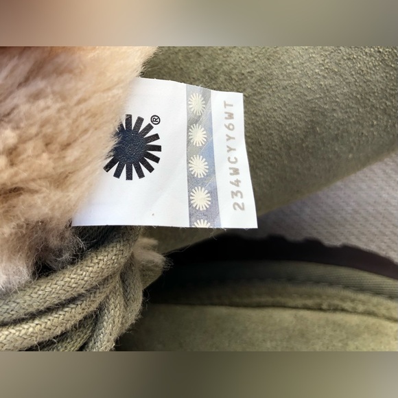 UGG Neumel Lace Up Chukka Boots with Plush Lining Leather Suede Men’s 12 - Picture 8 of 16